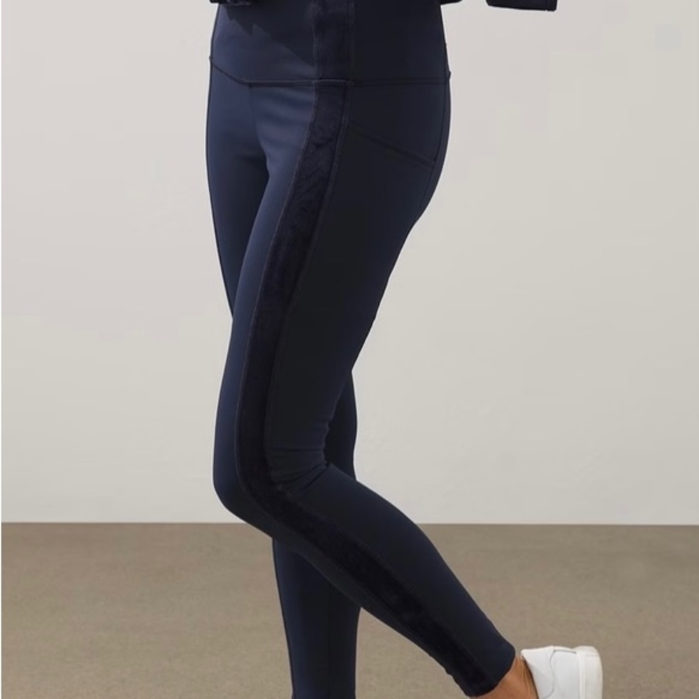 Chico’s Zenergy Velour Inset Leggings